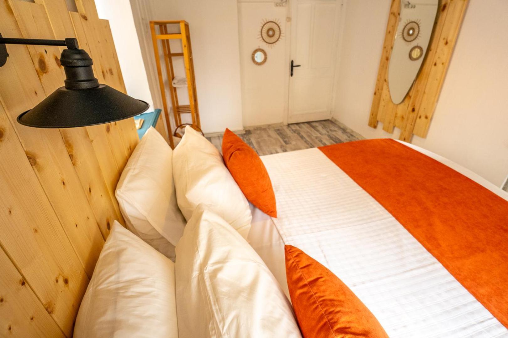 Munch House Hotel อาเลอเจอติ ภายนอก รูปภาพ